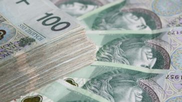 Pieniądze banknoty złoty obowiązek zapłaty w gotówce