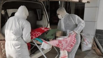 niepełnosprawny chłopiec koronawirus wuhan