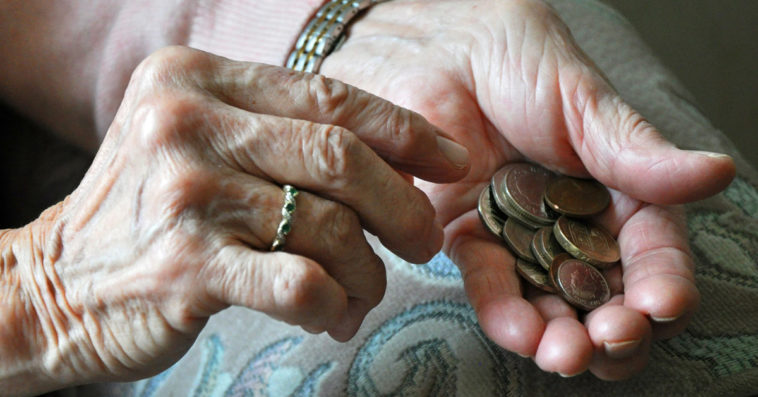 tarcza antykryzysowa emeryci renciści koronawirus rynek pracy zwolnienia