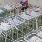 noworodki z ukrainy surogatki setki dzieci epidemia