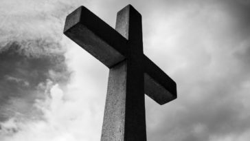 niewierzących w polsce przybywa kościół cbos