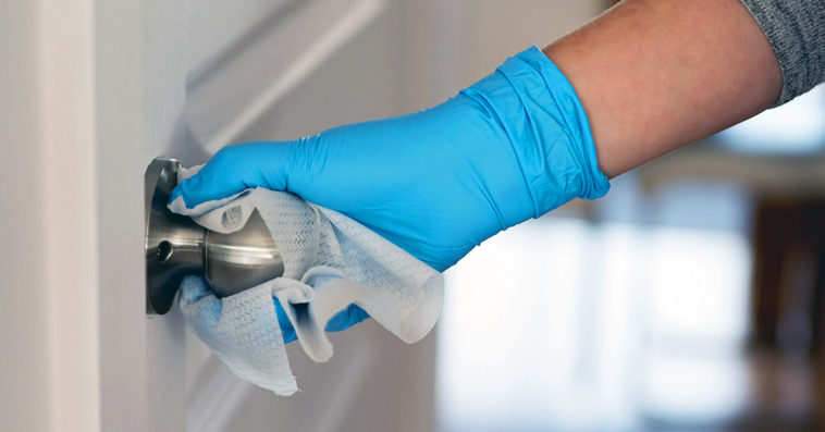 koronawirus klamki dezynfekcja epidemia druga fala higiena