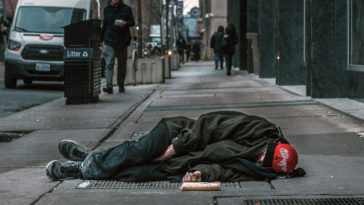 głód koronawirus kryzys humanitarny ludzkość umrzeć z głodu oxfam