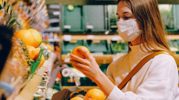 niedziele handlowe 2020 2021 zakaz handlu w niedziele i święta przywrócenie handlu zapaść