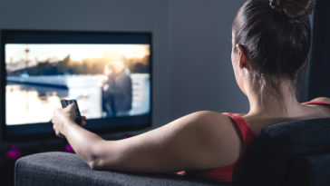 jesienne wieczory co robić memy jak spędzać netflix hbo go filmy książka