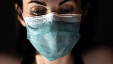 polityk pis koronawirus sars covid suwałki renkiewicz