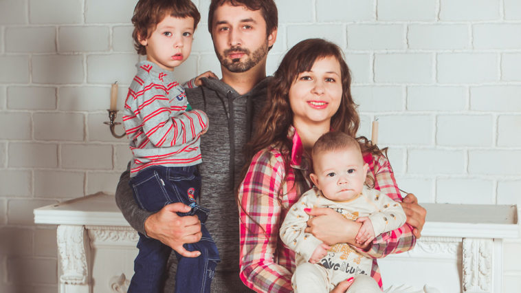 młodzi wracają do rodziców długi bik biuro informacji kredytowej zaległości epidemia koronawirusa