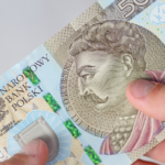 600 plus 500 plus waloryzacja świadczenia rodzinnego rodzice domagają się podwyżki minister komentuje