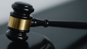 nowy obowiązek segregacja śmieci pojemniki kolory naklejki kara mandaty