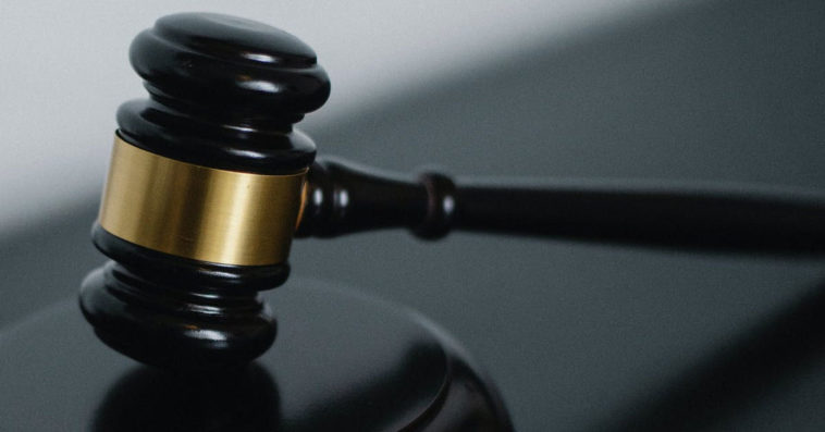 nowy obowiązek segregacja śmieci pojemniki kolory naklejki kara mandaty