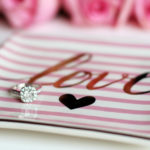 pierścionek zaręczynowy na której ręce na którym palcu która ręka oferta sklepy 2021 wzory z diamentem