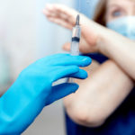 szczepienia astra zeneca zakrzepica wycofana niska skuteczność nop śmierć odczyny poszczepienne