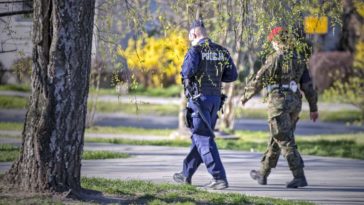 powrót do szkół luzowanie obostrzeń majówka 2021 koronawirus harmonogram pełna lista otwarcie gospodarki restauracje galerie handlowe