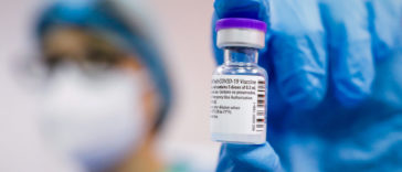 pfizer czy moderna kiedy druga dawka skuteczność opinie objawy pfizer czy moderna