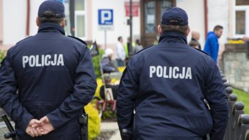 godzina policyjna dla niezaszczepionych pis rząd policja morawiecki epidemia koronawirusa