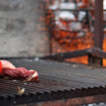 płyta grillowa z żeliwa grill majówka mięso na grilla potrawy