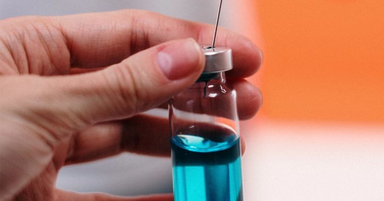 wlochy pfizer 6 dawek szczepionki kobieta