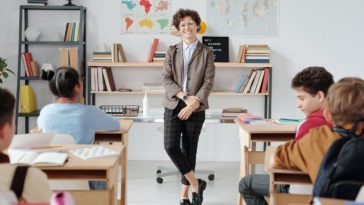 podwyżki dla nauczycieli 2021 2022 czarnek minister edukacji rozporządzenie solidarność tabela