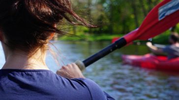 wyprawa kajakowa co zabrać co wiedzieć jak się przygotować sprzęt