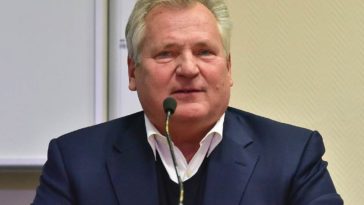 aleksander kwaśniewski wiek życiorys ojciec partia memy