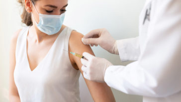 astrazeneca druga dawka szczepienia wstrzymane opinie ulotka skuteczność