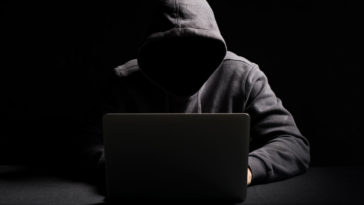 morawiecki dworczyk gowin wyciek maili epidemia koronawirus telegram atak hackerski