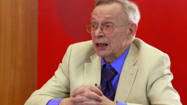 prof. gut wirusolog jesień czwarta fala koronawirusa szczepienia