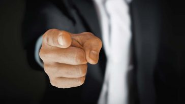 szczepienie covid zwolnienie z pracy wypowiedzenie