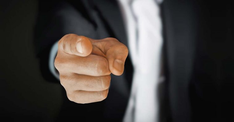 szczepienie covid zwolnienie z pracy wypowiedzenie