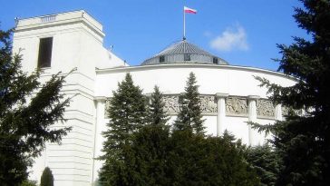 pensje posłów i senatorów podwyżka uposażeń andrzej duda rozporządzenie