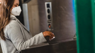 przepustka covid metro autobus komunikacja wejście