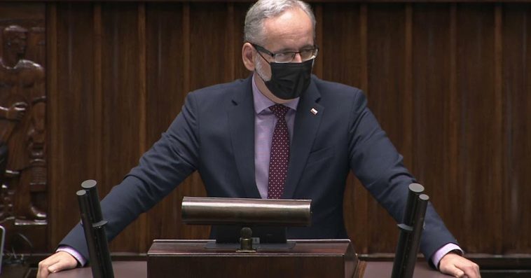 zmiany w obostrzeniach niedzielski maseczki kwarantanna