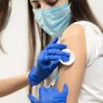 moderna powikłania poszczepienne pfizer