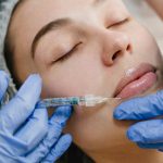 opuchlizna po zabiegu kwasem hialuronowym powiększanie ust