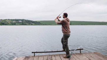 sztuczne muchy na zamówienie