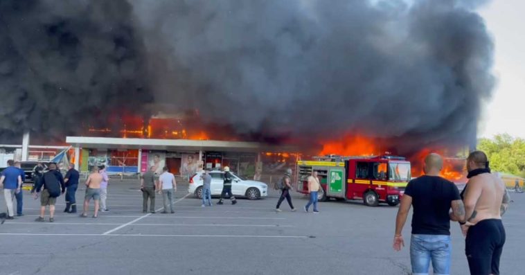 krzemieńczuk ukraina atak rakietowy centrum handlowe