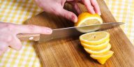 jak myć deskę do krojenia cytryna soda