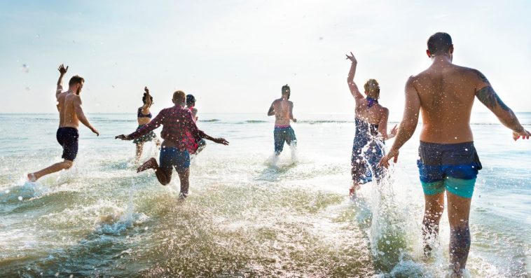 plaże bez ludzi nad bałtykiem