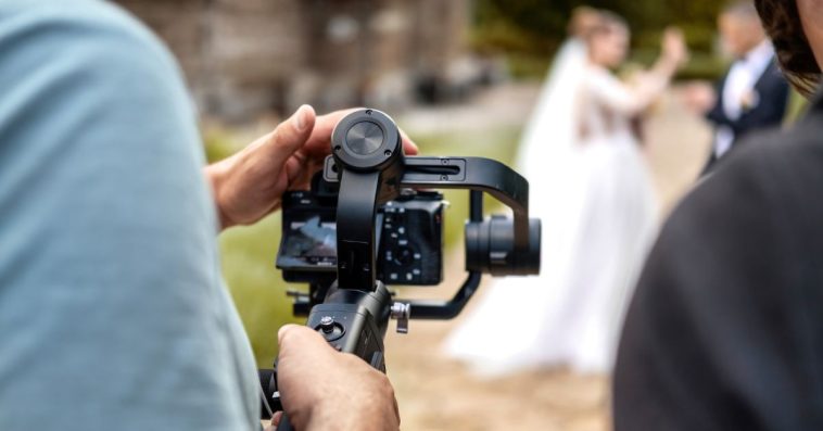 ile kosztuje kamerzysta na wesele 2023