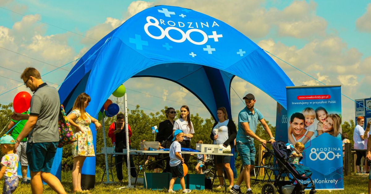Czy to koniec 800 plus? Posłanka KO chce tym rodzinom odebrać zasiłek