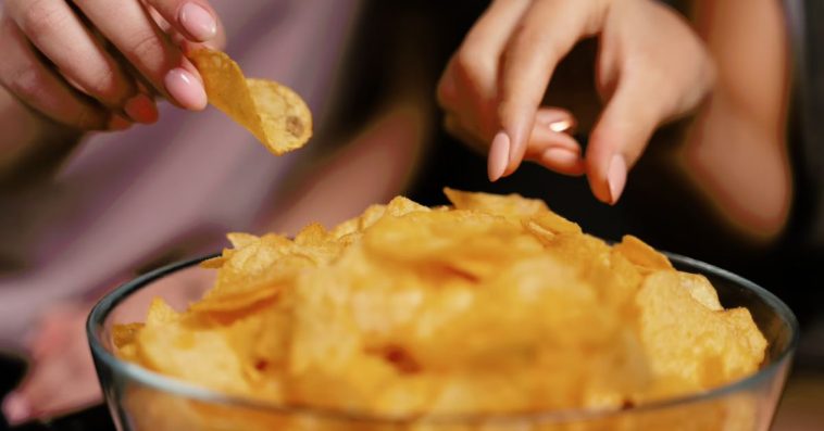 śmierć po zjedzeniu chipsów