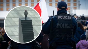 mężczyzna wszedł na pomnik smoleński warszawa bomba