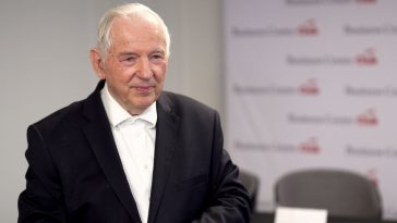 deficyt budżetowy co to