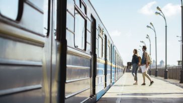 aktualne opóźnienia pociągów intercity