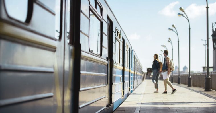 aktualne opóźnienia pociągów intercity