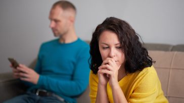 Po tym poznasz, że facet Cię zdradza