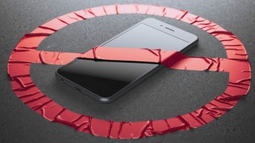 zakaz używania telefonów w pracy