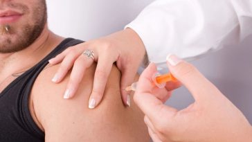 zaszczepił się 217 razy