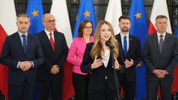 1000 zł dodatku dla pomocy społecznej