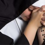 ile zarabia zakonnica miesięcznie